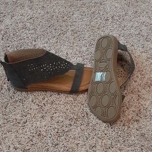 Unworned summer sandals